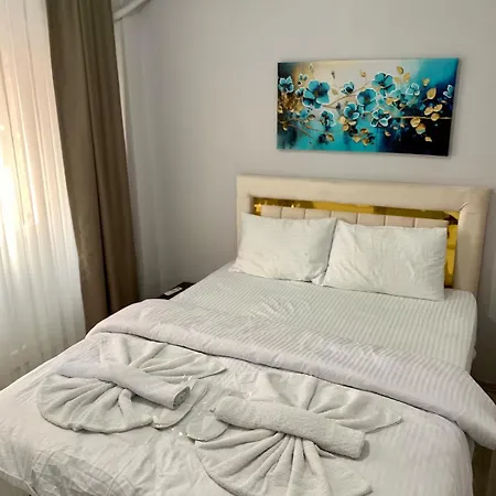 Azad Apartment *